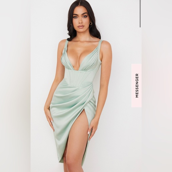 House of CB Faye - Picture 2 of 4